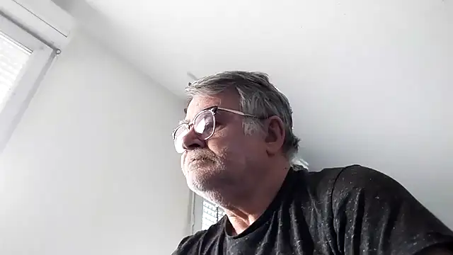 Snapshot of Vieux_pervert chatting on March 2026 08:20:02 AM Vieux pervert online show from March 2026 08:20:02 AM