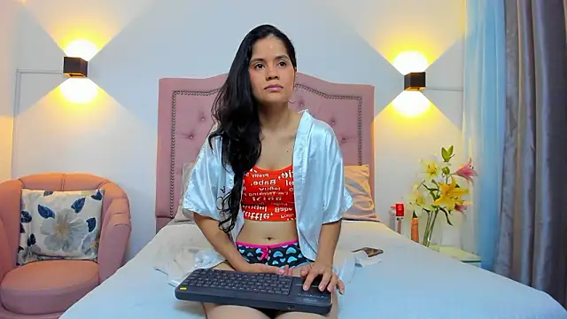 Snapshot of Paulynavera chatting on March 2026 12:10:02 PM Paulynavera online show from March 2026 12:10:02 PM