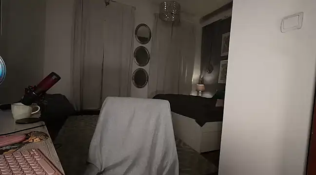 Snapshot of supreme_dominatrix chatting on March 2025 12:04:01 AM supreme dominatrix online show from March 2025 12:04:01 AM