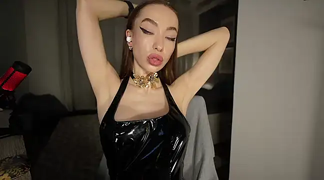 Snapshot of supreme_dominatrix chatting on March 2025 03:40:01 AM supreme dominatrix online show from March 2025 03:40:01 AM
