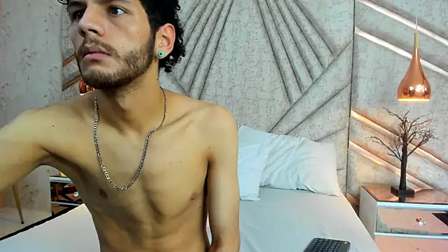 Snapshot of LuckySammer chatting on March 2026 01:57:02 PM LuckySammer online show from March 2026 01:57:02 PM