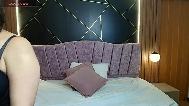 MoriahStorm online show from March 2026 12:08:01 PM