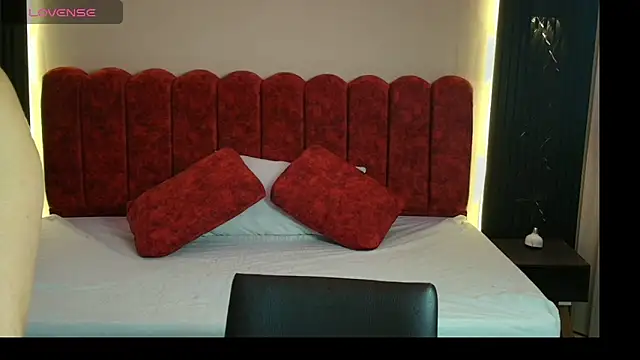 MoriahStorm online show from April 2026 12:16:02 PM