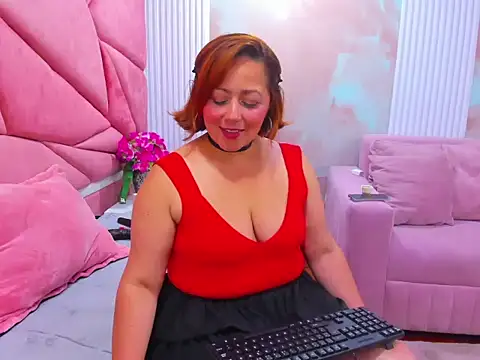 Snapshot of Viooleta_thomson chatting on February 2026 04:13:01 AM Viooleta thomson online show from February 2026 04:13:01 AM