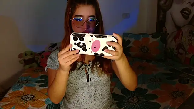 chloe roxy online show from April 2026 04:01:01 AM