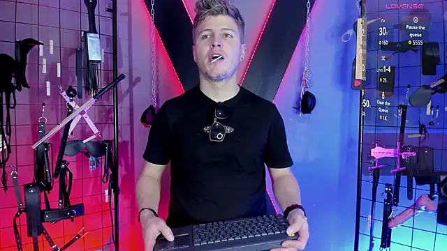 Snapshot of MrJustin_Brianna_BDSM chatting on February 2026 07:26:02 PM MrJustin Brianna BDSM online show from February 2026 07:26:02 PM