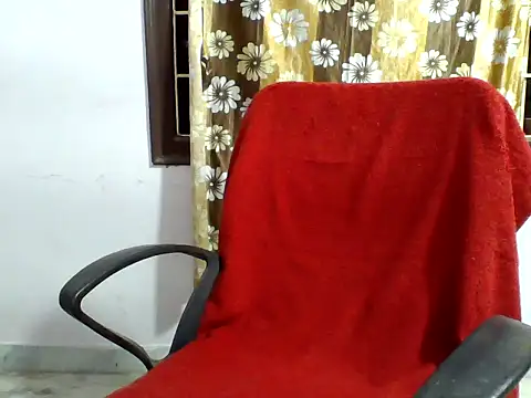 Snapshot of Angel_honeybear_143 chatting on June 2026 04:31:01 PM Angel honeybear 143 online show from June 2026 04:31:01 PM