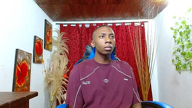 Snapshot of milo018 chatting on February 2026 07:55:02 PM milo018 online show from February 2026 07:55:02 PM