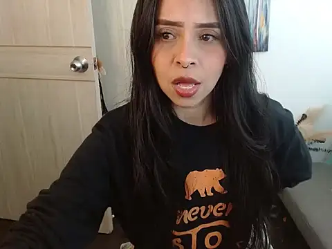 Snapshot of Pauliha chatting on February 2026 05:00:01 PM Pauliha online show from February 2026 05:00:01 PM