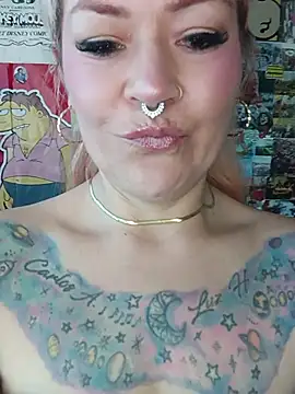 Snapshot of lady_polka chatting on March 2026 05:48:02 PM lady polka online show from March 2026 05:48:02 PM