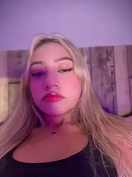 Snapshot of Dulce_Sofi_ chatting on June 2026 10:10:02 PM Dulce Sofi online show from June 2026 10:10:02 PM