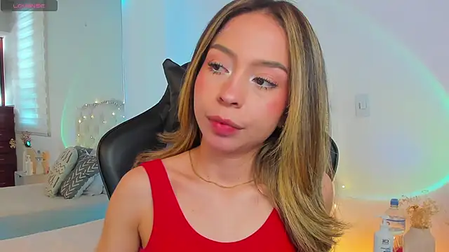 Snapshot of LuuluBerry chatting on February 2026 03:02:02 PM LuuluBerry online show from February 2026 03:02:02 PM