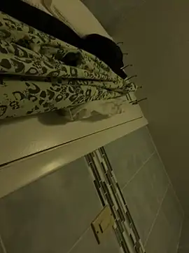 charles23xavier25 online show from March 2026 03:39:01 PM