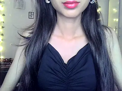 SIKSHA SINGH online show from April 2026 05:32:02 PM