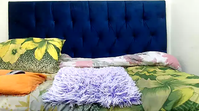 Snapshot of CurvyAssXX21 chatting on March 2026 06:40:02 PM CurvyAssXX21 online show from March 2026 06:40:02 PM