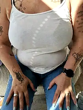 Emma12117 online show from March 2026 11:06:01 AM