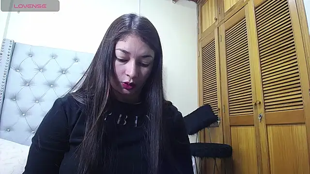 skarlett  36 online show from March 2026 01:04:01 PM