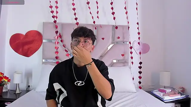 Snapshot of Angel_Lux chatting on February 2026 07:35:01 PM Angel Lux online show from February 2026 07:35:01 PM