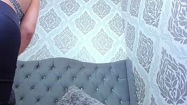 Evaalux online show from April 2026 03:06:01 AM