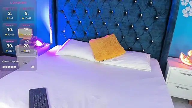 laurasmith  online show from March 2026 11:34:02 AM