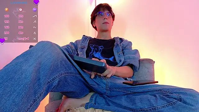 lui x dust online show from March 2026 03:06:02 AM