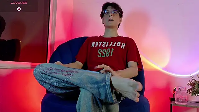 lui x dust online show from June 2026 03:09:02 AM
