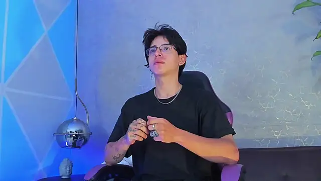 Snapshot of Angel_scott2 chatting on February 2026 12:01:02 PM Angel scott2 online show from February 2026 12:01:02 PM