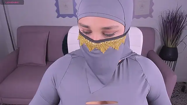 Snapshot of Samira_Zayd chatting on February 2026 03:48:01 AM Samira Zayd online show from February 2026 03:48:01 AM