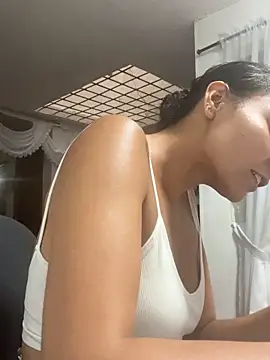 yesica2507 online show from March 2026 11:00:02 PM