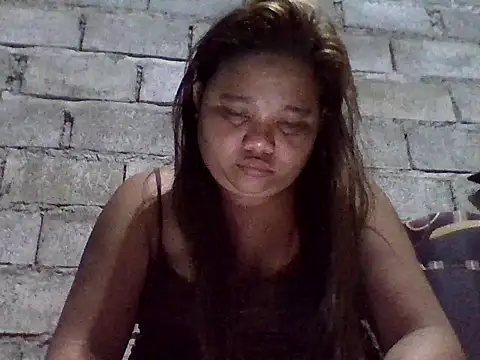 Snapshot of sweetlyn31 chatting on June 2026 10:51:01 PM sweetlyn31 online show from June 2026 10:51:01 PM