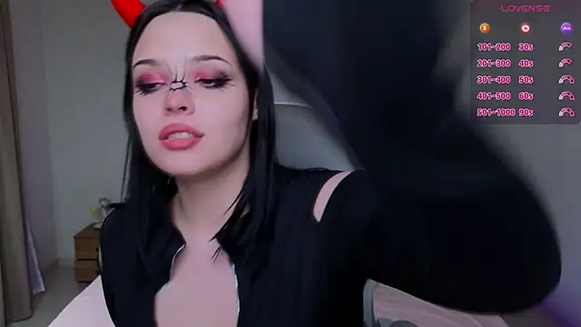 DorisLuxury online show from April 2026 08:53:02 PM