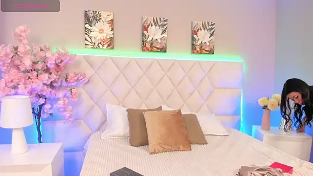 Snapshot of Bianca_Monroe_ chatting on April 2026 08:28:02 PM Bianca Monroe online show from April 2026 08:28:02 PM