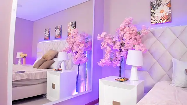 Snapshot of Bianca_Monroe_ chatting on April 2026 08:09:01 PM Bianca Monroe online show from April 2026 08:09:01 PM