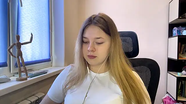 TomikoPfau online show from February 2026 08:01:02 AM