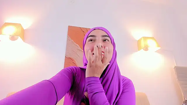 Malika Noor online show from April 2026 07:58:02 PM