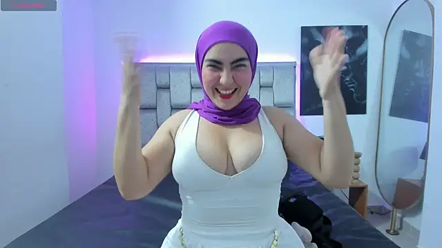Snapshot of Malika_Noor chatting on July 2026 03:18:01 PM Malika Noor online show from July 2026 03:18:01 PM
