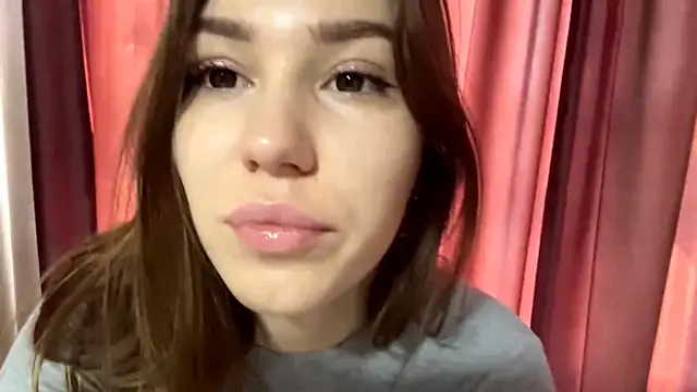 Snapshot of HypnoticEyeys chatting on February 2026 05:29:01 AM HypnoticEyeys online show from February 2026 05:29:01 AM