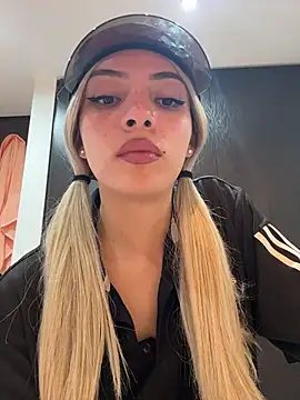 romanovanita online show from March 2026 04:19:01 AM