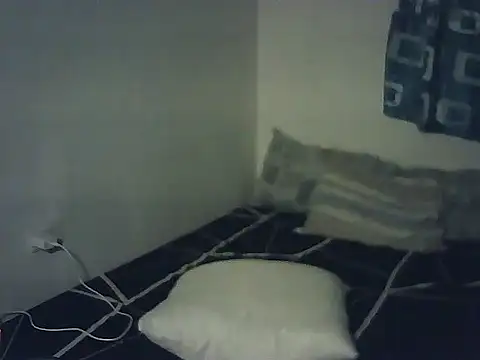 xNaughtymilesx online show from April 2026 07:07:02 PM