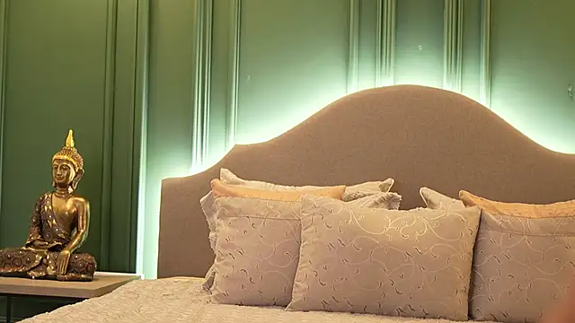 Amara Velvet  online show from March 2026 09:38:02 PM