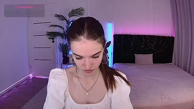 Ann Wood online show from May 2026 02:13:02 PM