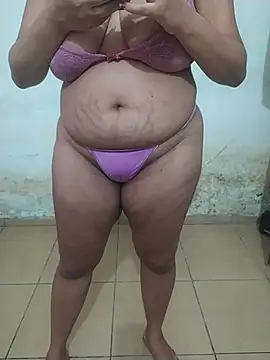 Snapshot of Syila10 chatting on June 2026 01:11:01 PM Syila10 online show from June 2026 01:11:01 PM