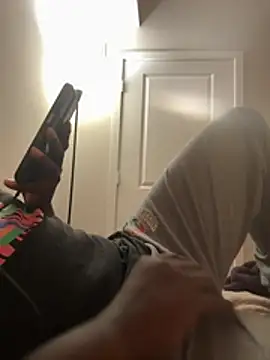 Snapshot of makeherfeelg chatting on February 2026 04:24:01 AM makeherfeelg online show from February 2026 04:24:01 AM