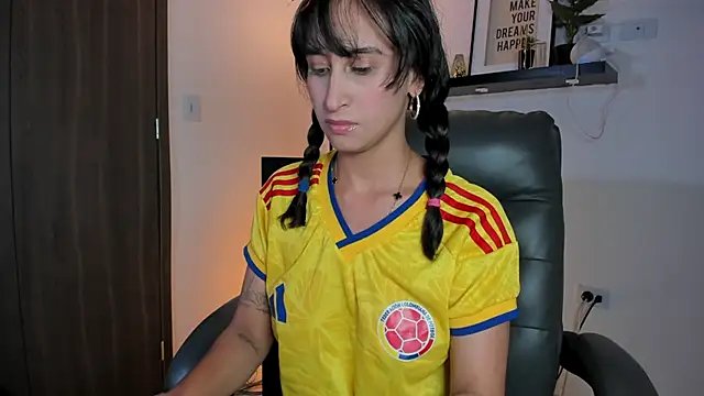Antonella Moretti  online show from June 2026 03:28:01 AM