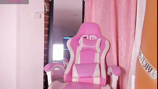 Snapshot of nicol_fury chatting on February 2026 09:37:02 PM nicol fury online show from February 2026 09:37:02 PM