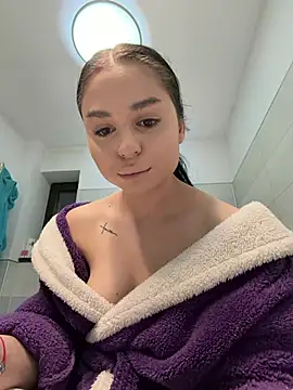 Olivia Noor online show from March 2026 09:48:01 PM