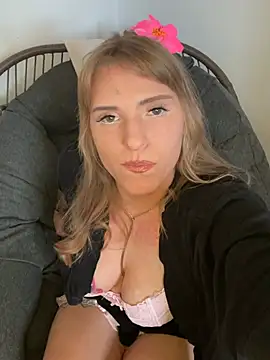 Snapshot of TiffyRose chatting on February 2026 02:16:02 PM TiffyRose online show from February 2026 02:16:02 PM