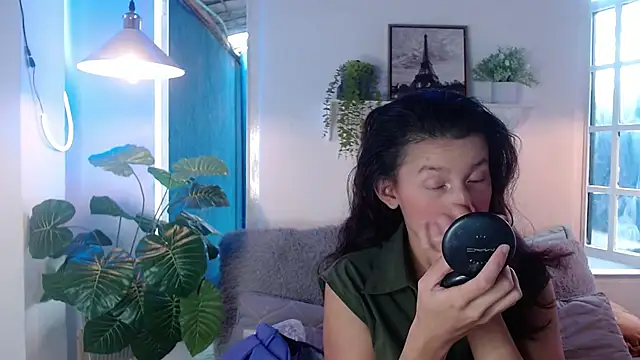 milk chloe  online show from March 2026 01:26:01 PM