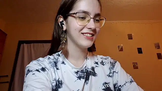 Katelemon online show from March 2026 12:11:01 PM