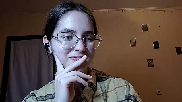 Katelemon online show from May 2026 04:04:02 PM